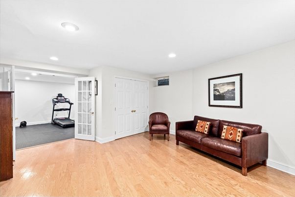Fitness Equipment, Interior, Recessed Lighting, Wood Texture Flooring