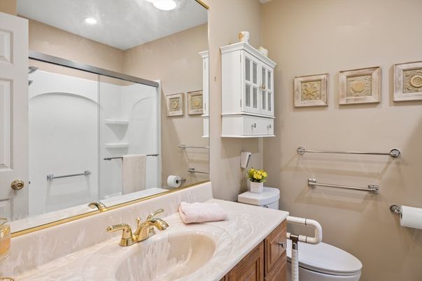 Bathroom, Interior, Recessed Lighting