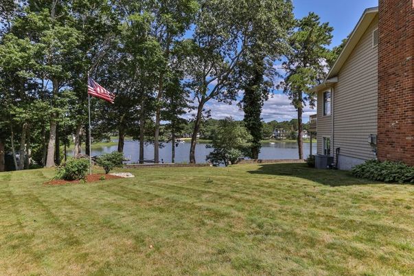 Exterior, Lake