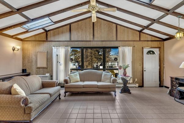 Interior, Living room, Pendant Lights, Wooden Beams