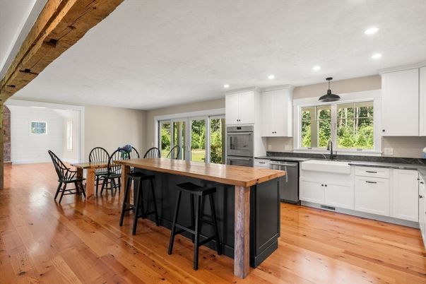 Dining room, Interior, Kitchen, Pendant Lights, Recessed Lighting, Wood Texture Flooring