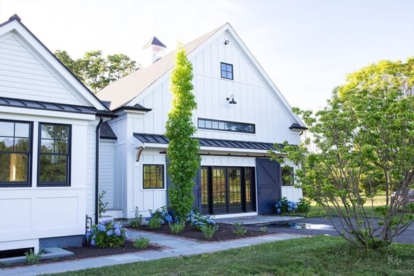 Backyard, Exterior, Facade, Farmhouse