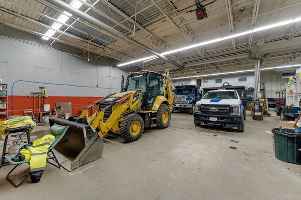 Garage, Interior