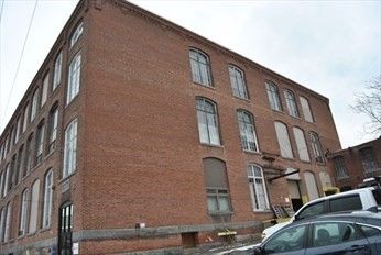 Exterior, Facade, Brick Facade, Rowhouse