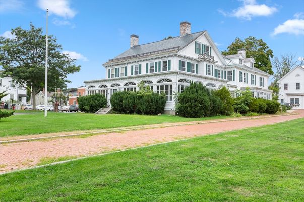Backyard, Exterior, Facade, Queen Anne Victorian