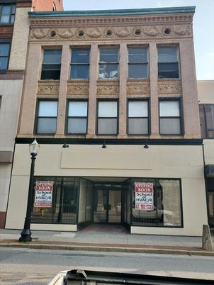 Exterior, Facade, Rowhouse