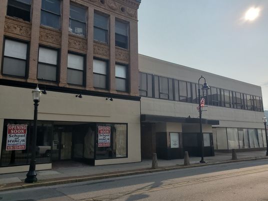 Exterior, Facade, Rowhouse