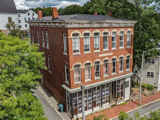 Exterior, Facade, Brick Facade, Georgian