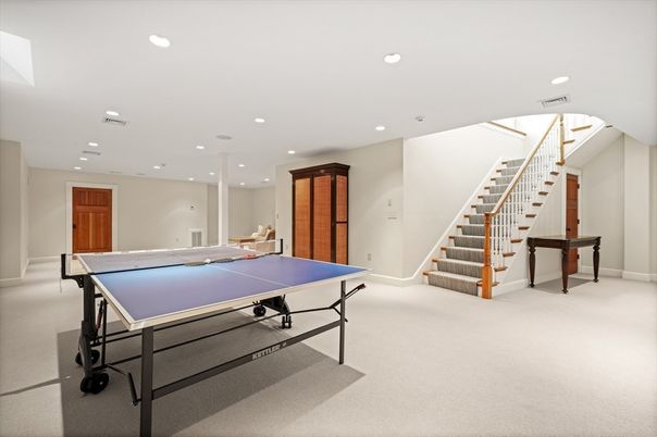 Game Room, Interior, Recessed Lighting