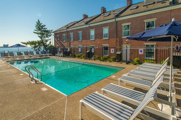Exterior, Pool