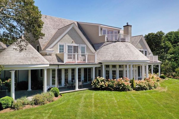 Exterior, Facade, Farmhouse