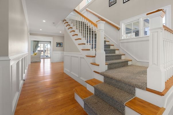 Interior, Recessed Lighting, Wood Texture Flooring