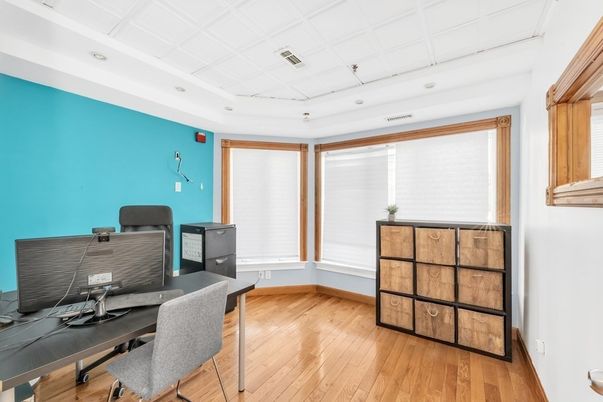 Home Office, Interior, Recessed Lighting, Wood Texture Flooring