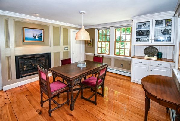 Dining room, Fireplace, Interior, Pendant Lights, Recessed Lighting, Wood Texture Flooring