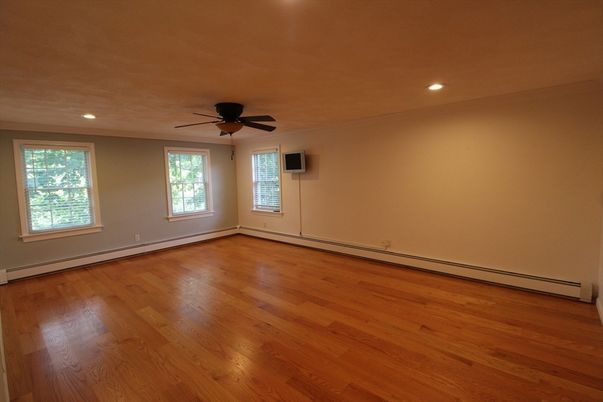 Empty room, Interior, Recessed Lighting, Wood Texture Flooring