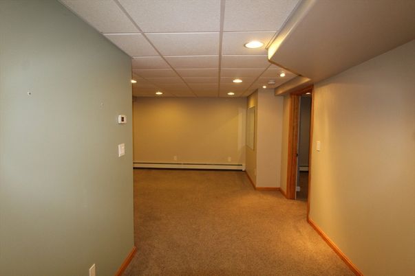 Empty room, Interior, Recessed Lighting