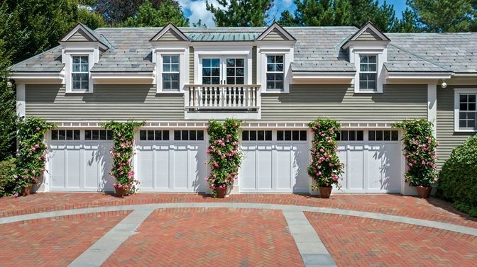 Attached, Exterior, Facade, Rowhouse