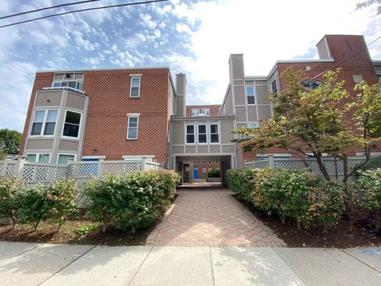 Exterior, Facade, Brick Facade, Rowhouse