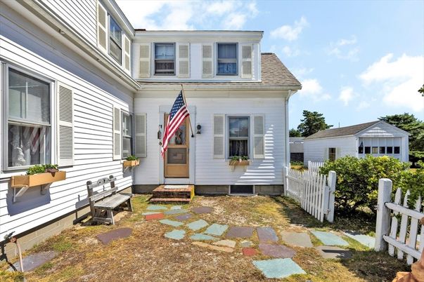 Exterior, Facade, None