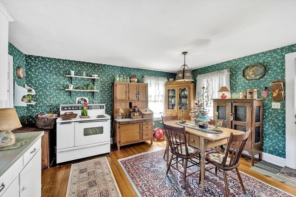 Dining room, Interior, Kitchen, Pendant Lights, Wood Texture Flooring