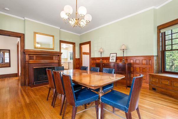 Chandelier, Dining room, Fireplace, Interior, Wood Texture Flooring