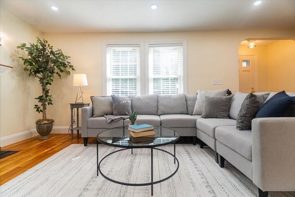 Interior, Living room, Recessed Lighting, Wood Texture Flooring