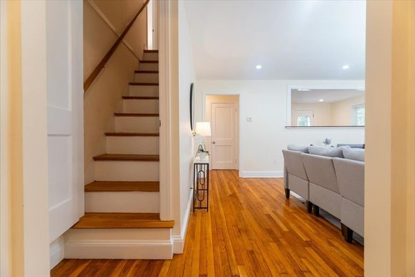 Interior, Recessed Lighting, Wood Texture Flooring