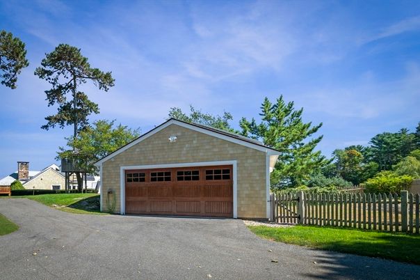 Detached Garage, Exterior
