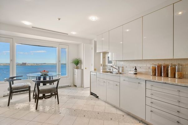 Dining room, Interior, Kitchen, Recessed Lighting, Water