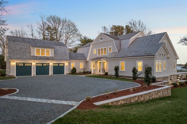Attached, Exterior, Facade, Cape Cod