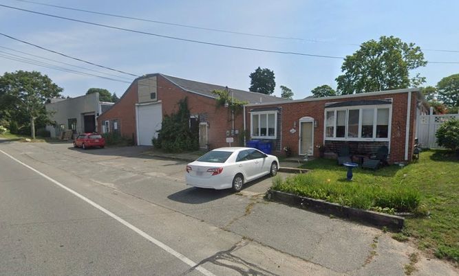 Exterior, Facade, Brick Facade, Rowhouse