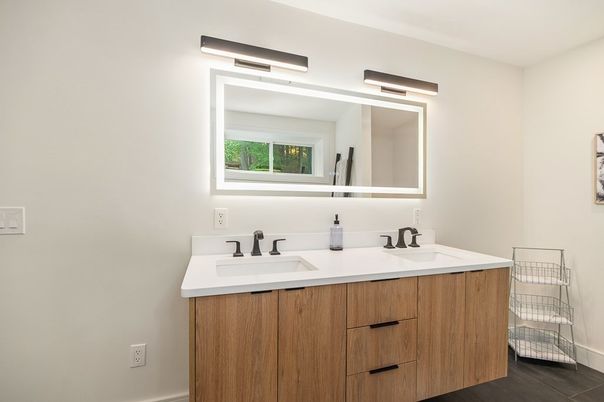 Bathroom, Dual Sink Vanities, Interior