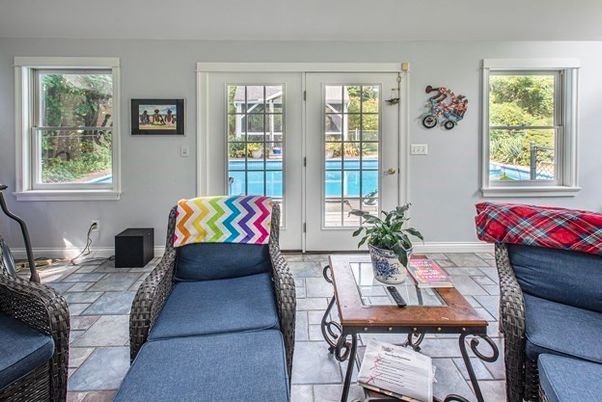 Interior, Living room, Water