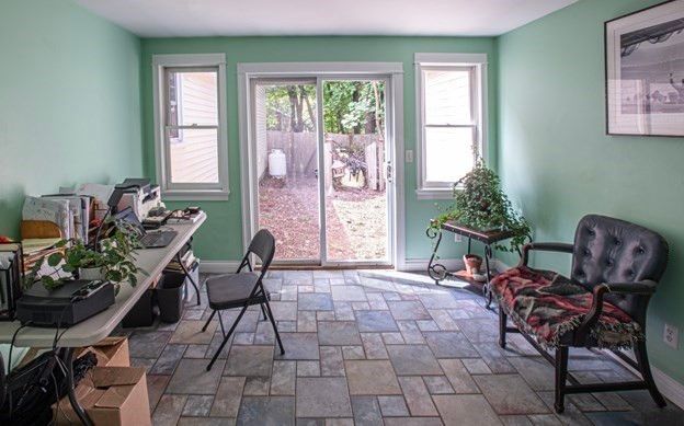 Home Office, Interior