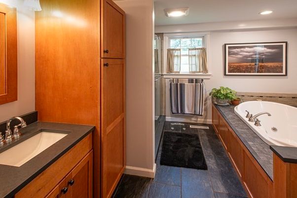Bathroom, Dual Sink Vanities, Interior, Recessed Lighting