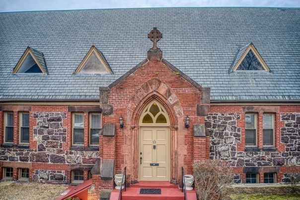 Exterior, Facade, Brick Facade, Cape Cod
