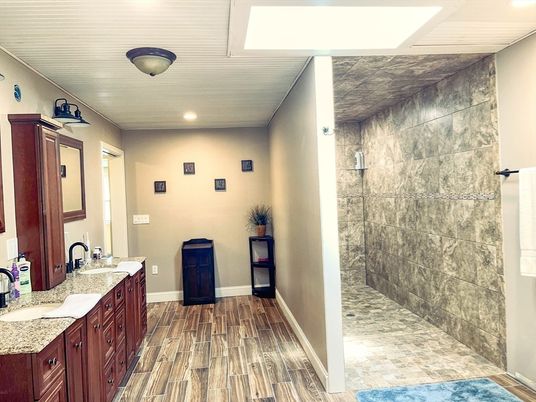 Bathroom, Dual Sink Vanities, Interior, Recessed Lighting