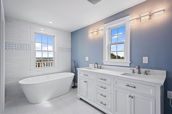 Bathroom, Dual Sink Vanities, Free Standing Baths, Interior, Recessed Lighting