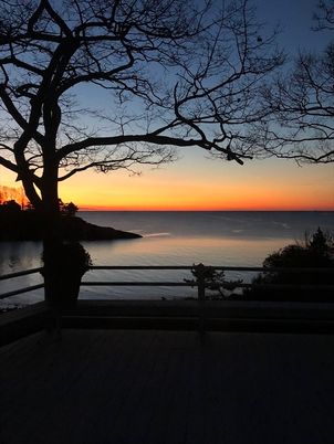 Exterior, Lake