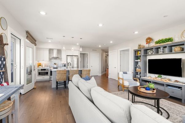 Interior, Kitchen, Living room, Pendant Lights, Recessed Lighting, Stainless Steel Appliances, Wood Texture Flooring