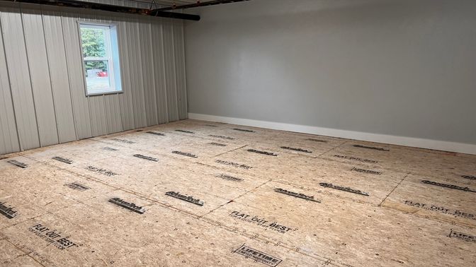 Empty room, Interior