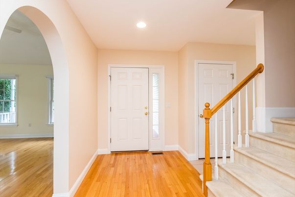 Interior, Recessed Lighting, Wood Texture Flooring