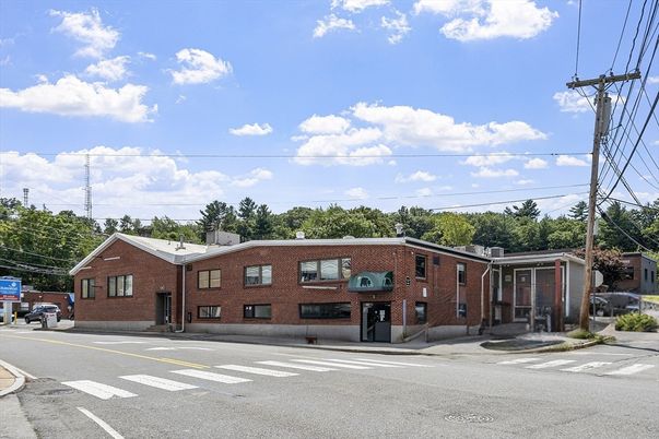Exterior, Facade, Brick Facade, None