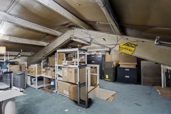 Garage, Interior
