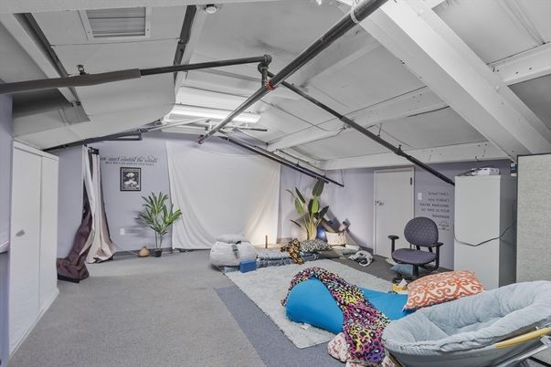 Garage, Interior