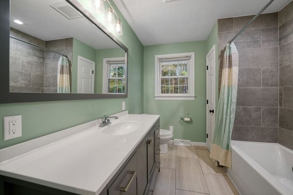 Bathroom, Interior, Recessed Lighting