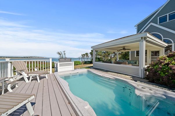 Exterior, Hot Tub, Pool, Water