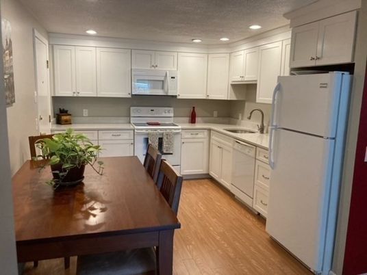 Dining room, Interior, Kitchen, Recessed Lighting, Wood Texture Flooring