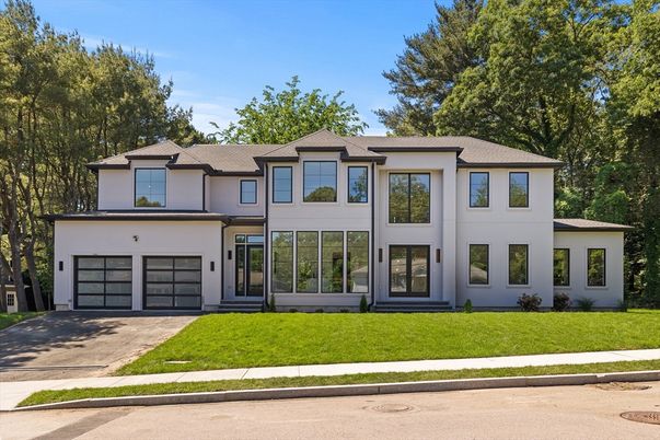 Attached, Exterior, Facade, Farmhouse
