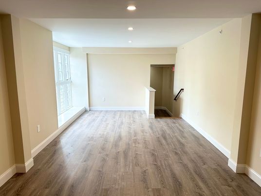 Empty room, Interior, Recessed Lighting, Wood Texture Flooring